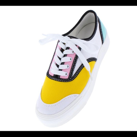 Trendy Size 8 Sneakers. 1st pic is IRL Photo - Picture 3 of 5